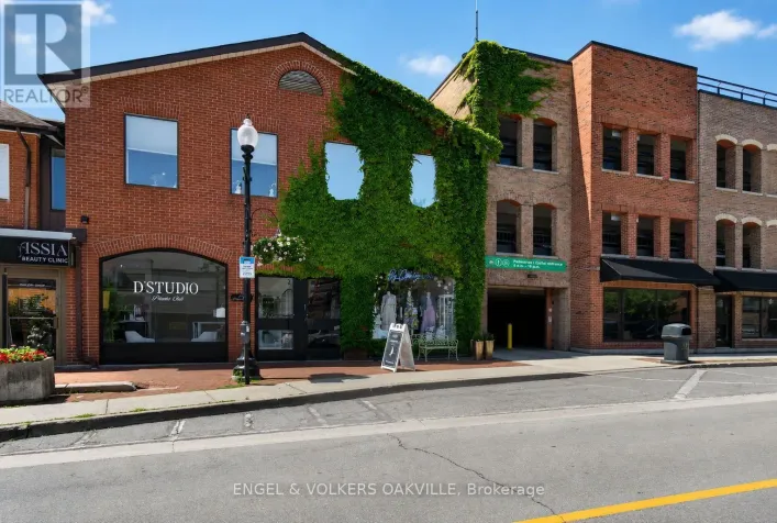 106 REYNOLDS STREET, Oakville