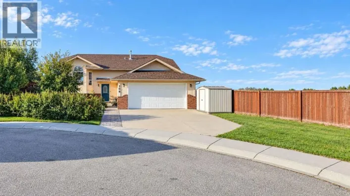 106 Strathaven Bay, Strathmore