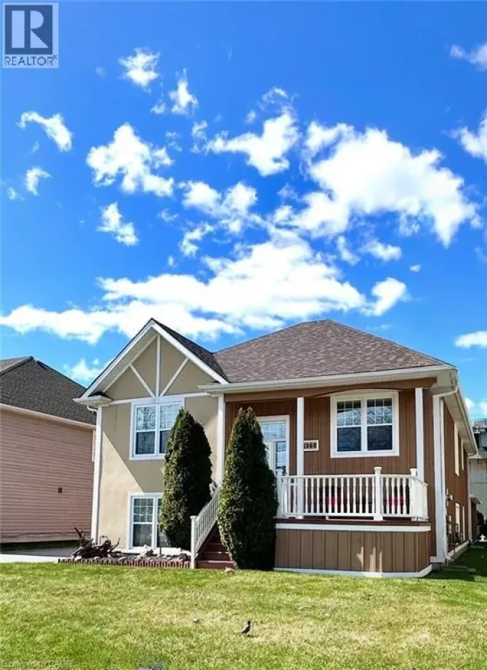 1060 BEACH Boulevard, Hamilton