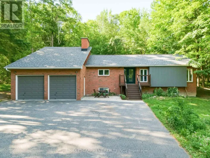 1060 GOLDEN BEACH ROAD, Bracebridge)
