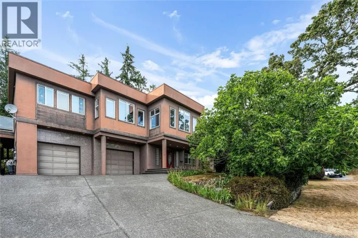 1060 Valewood Trail, Saanich