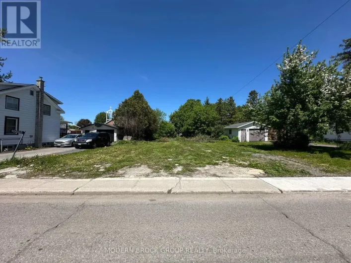 10605 MAIN STREET, North Dundas