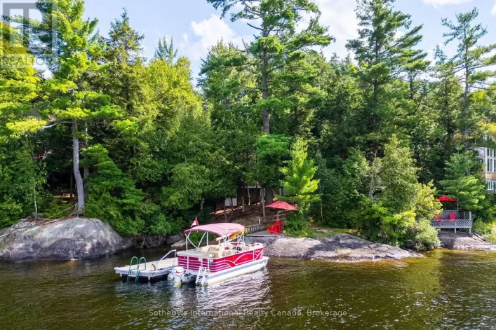 1061 HURLING POINT ROAD, Muskoka Lakes)