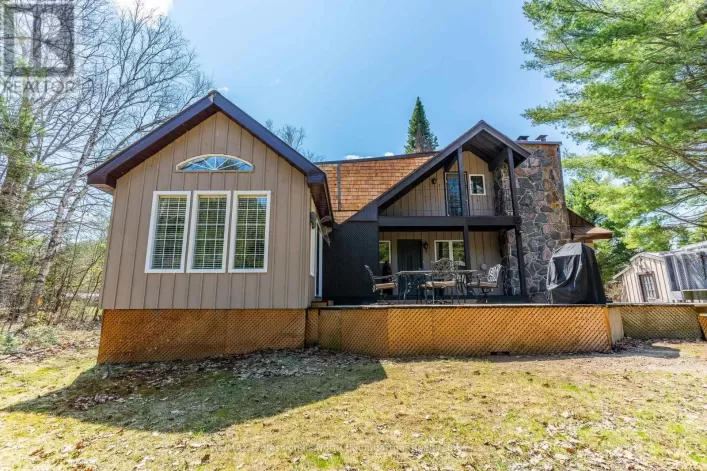 1065 CLOVERLEAF ROAD, Algonquin Highlands