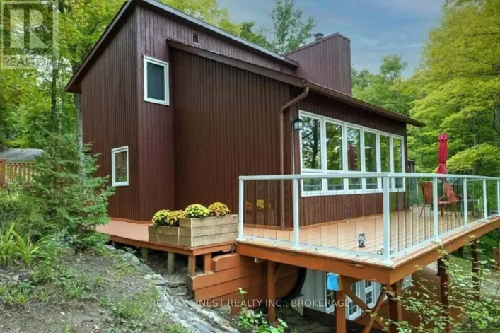 1066 MOUNTVALE POINT ROAD, Frontenac