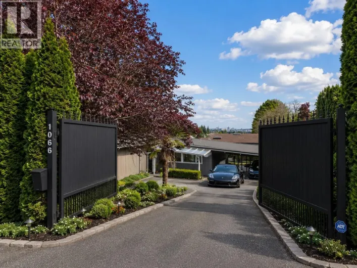 1066 PALMERSTON AVENUE, West Vancouver