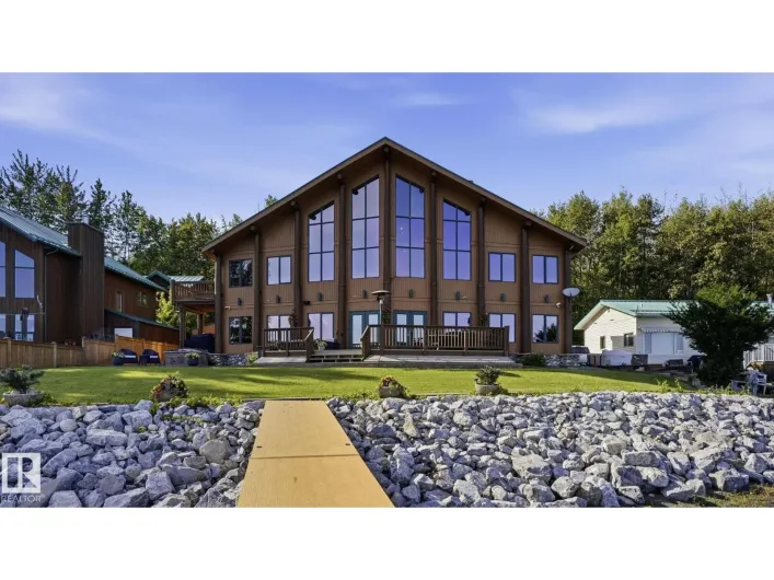 House for sale: 1067 1 AV, Rural Parkland County