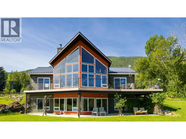 1067 Simmons Road, Creston