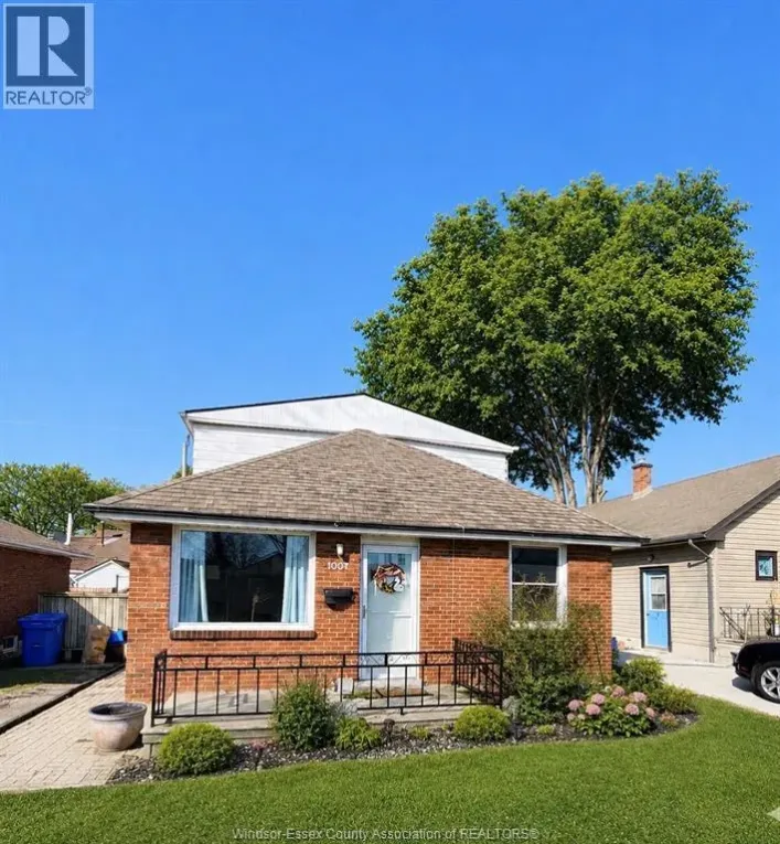 1067 ST. LOUIS, Windsor