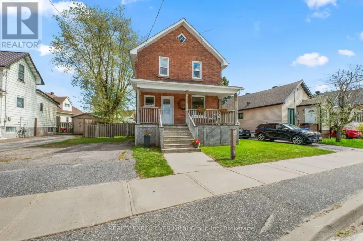 1069 FERGUSON STREET, North Bay