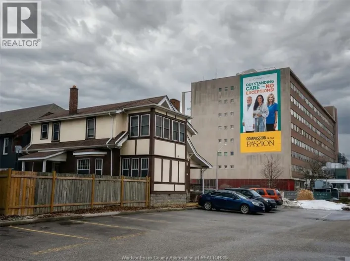1069 OUELLETTE AVENUE, Windsor