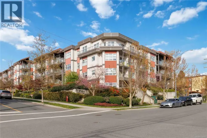 107 1000 Inverness Rd, Saanich