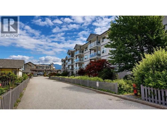 107 1203 PEMBERTON AVENUE, Squamish