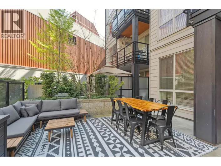 107 128 E 8TH STREET, North Vancouver