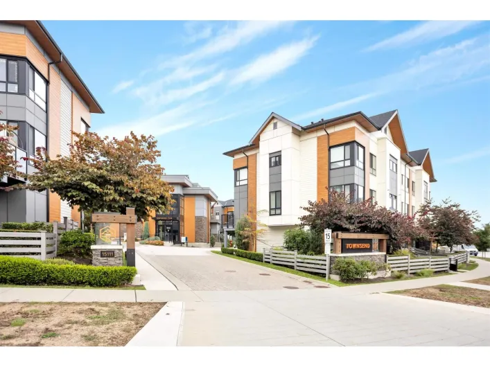 107 15111 EDMUND DRIVE, Surrey