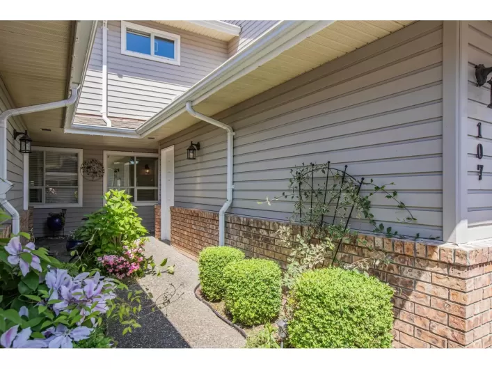 107 16350 14 AVENUE, Surrey