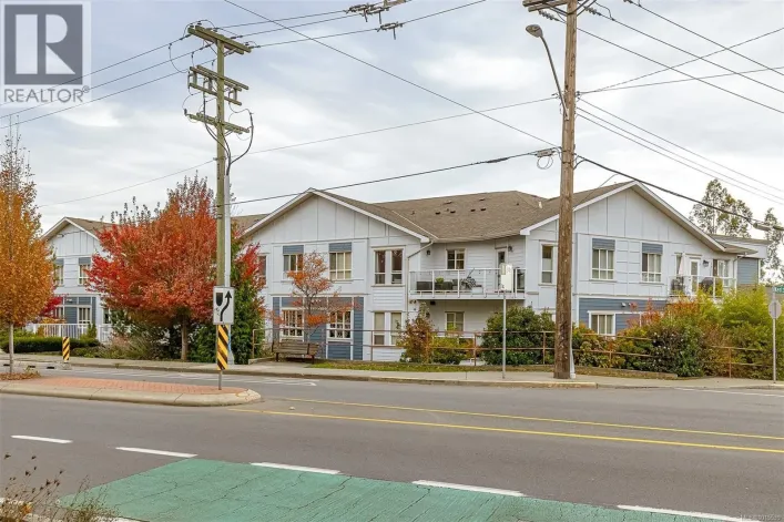 107 3915 Carey Rd, Saanich
