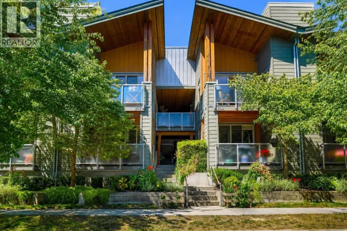 107 40147 GOVERNMENT ROAD, Squamish