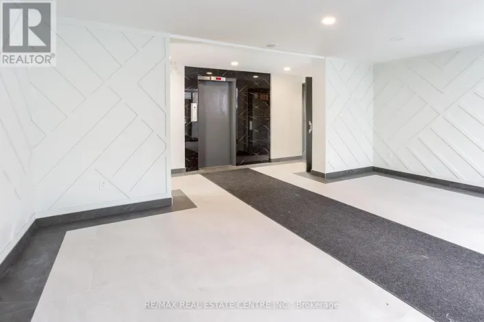 107 - 5 HILL HEIGHTS ROAD, Toronto