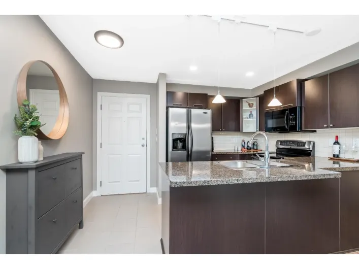 107 5454 198 STREET, Langley