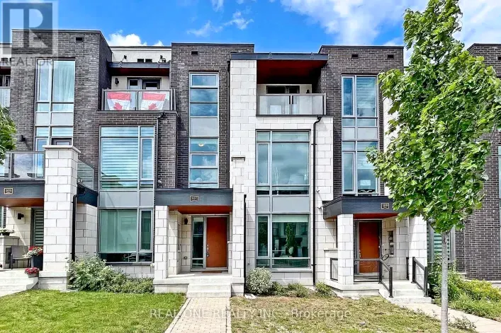 107 CARRVILLE WOODS CIRCLE, Vaughan