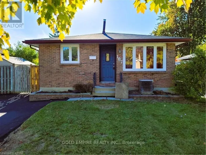107 HARDING CRESCENT, London South