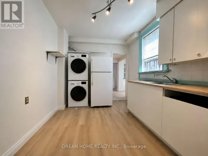 107 HURON ST STREET, Toronto