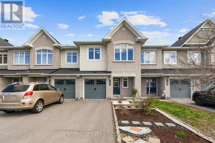 107 MANCINI WAY, Ottawa