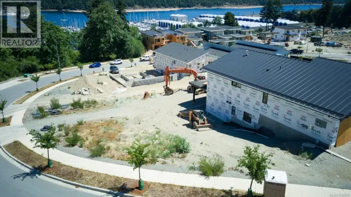 107 Marina View Dr, Ladysmith