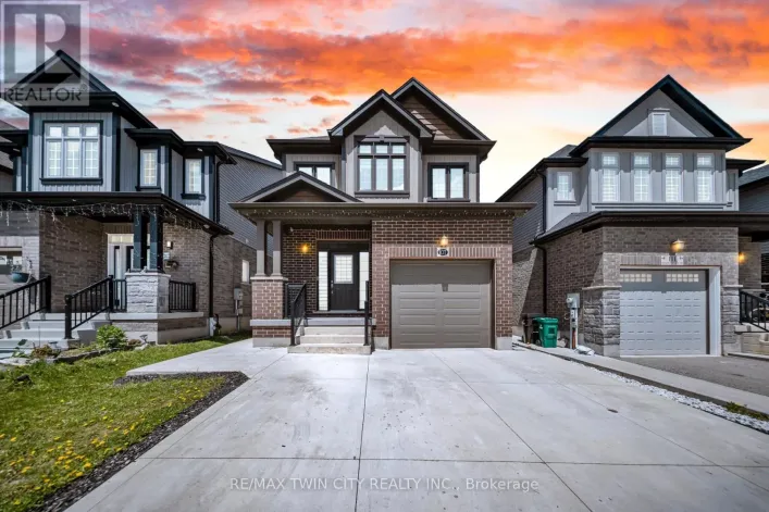 107 MONARCH WOODS DRIVE, Kitchener