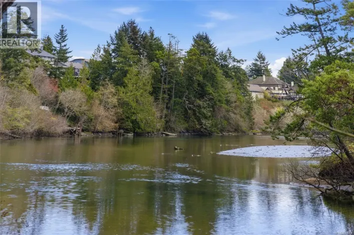 107 Parsons Rd, View Royal