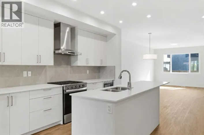 107 Royston Way NW, Calgary