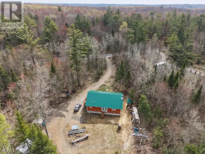 1070 VANKOUGHNET ROAD, Bracebridge