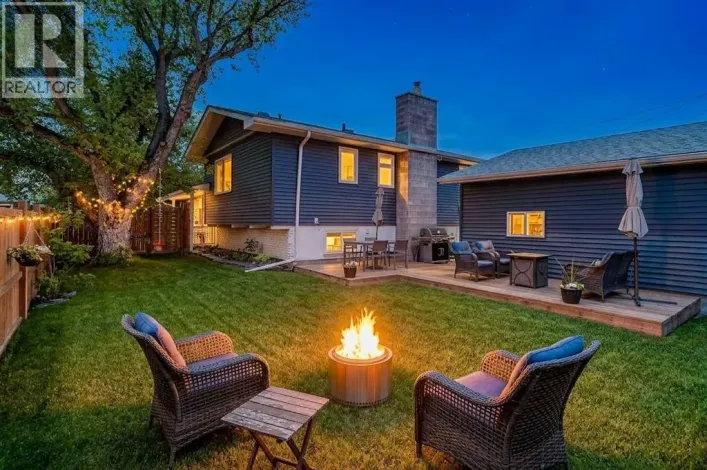 10704 Maplecrest Road SE, Calgary