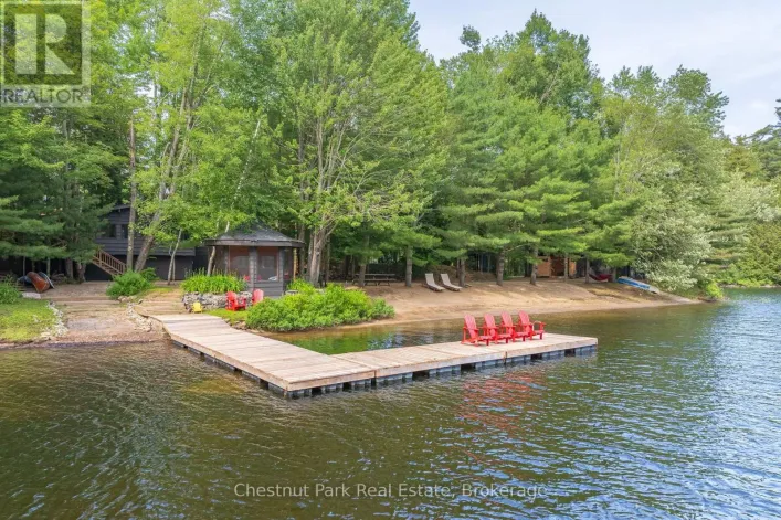 1071 STRACHAN POINT ROAD, Muskoka Lakes)