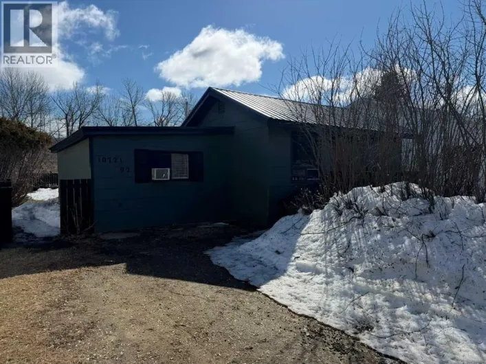 10721 92 Street, Peace River