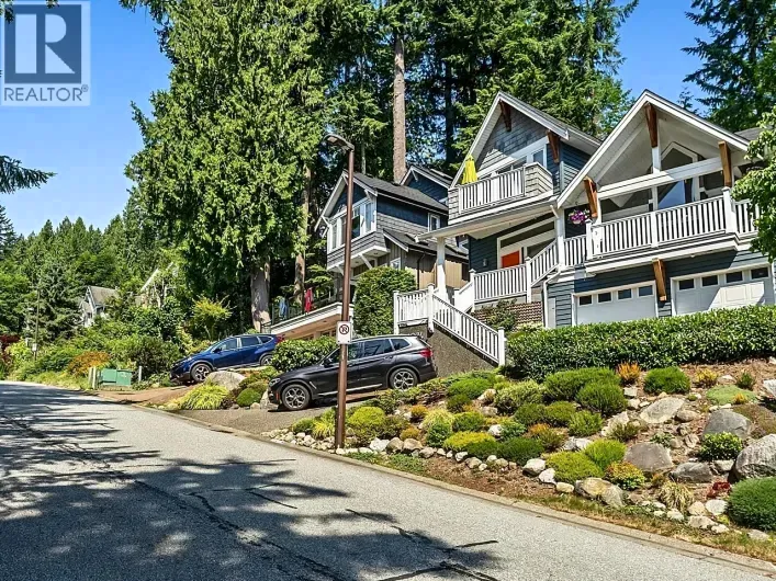 1074 KILMER ROAD, North Vancouver