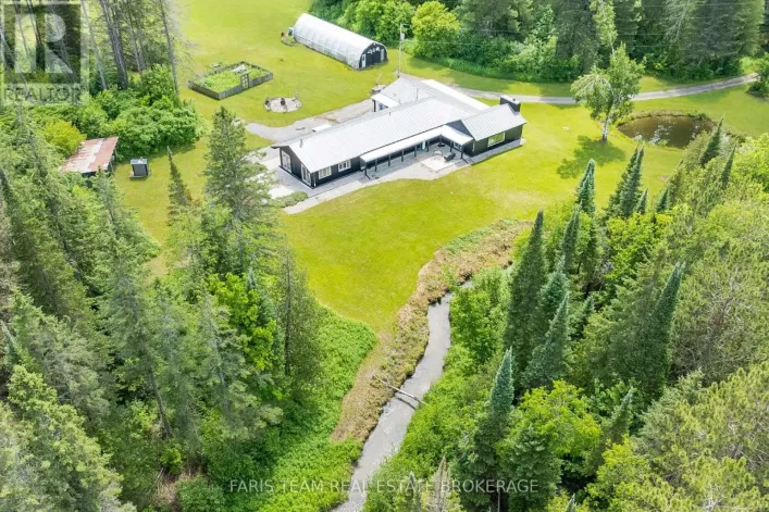 1076 BEAVER LANE, Springwater
