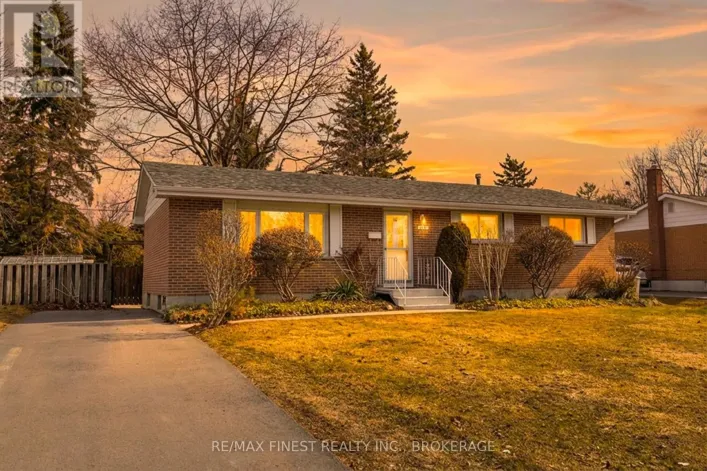 1076 LINCOLN DRIVE, Kingston