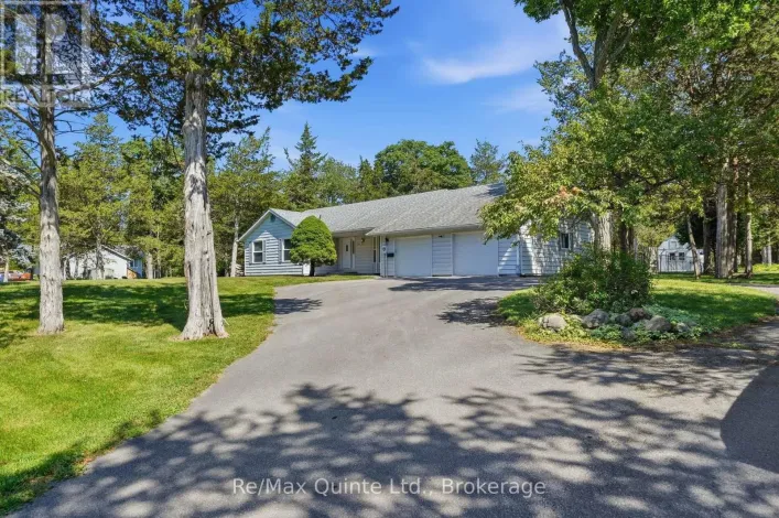 1076 MASSASSAUGA ROAD, Prince Edward County