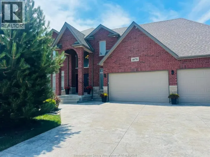 1078 CHARLOTTE CRESCENT, Lakeshore
