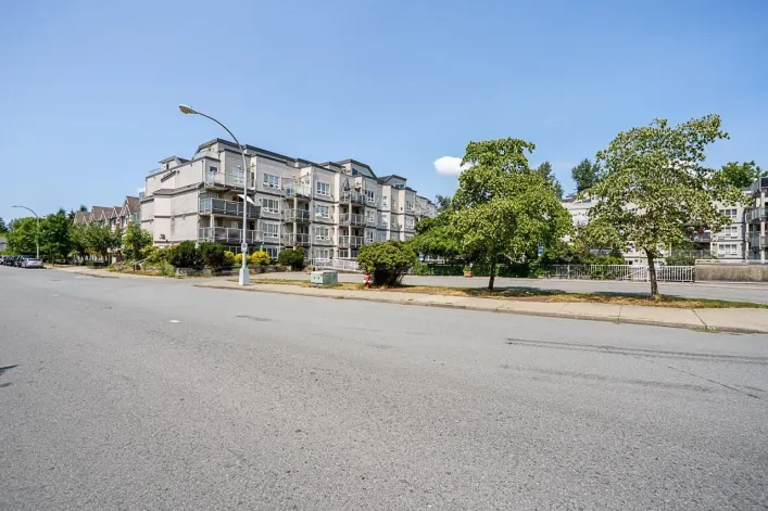 108 14355 103 AVENUE, Surrey