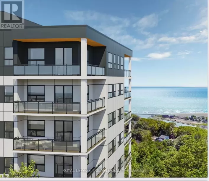 108 - 16 COMPASS TRAIL, Central Elgin