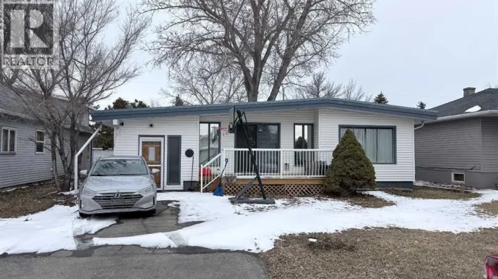 108 2 Street W, Foremost