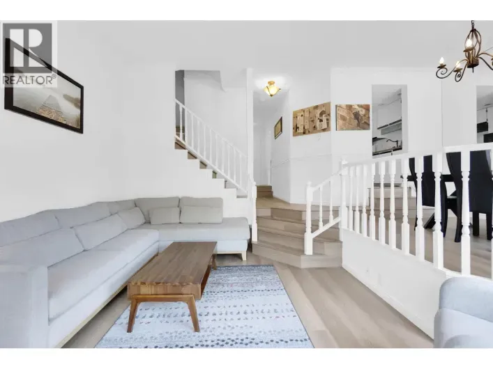 108 216 E 6TH STREET, North Vancouver