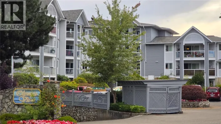108 3206 Alder St, Saanich