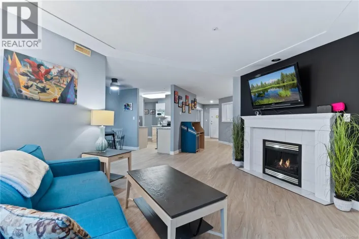 108 335 Hirst Ave W, Parksville