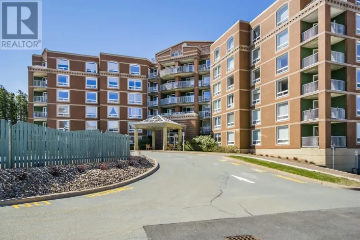 108 40 Regency Park Drive Drive, Halifax