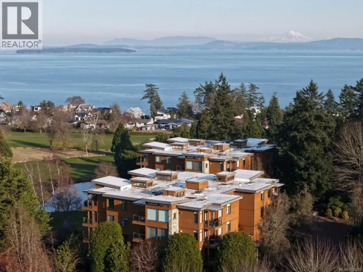 108 5329 Cordova Bay Rd, Saanich