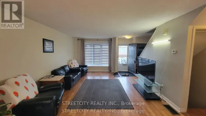 108 - 733 DEVERON CRESCENT, London South